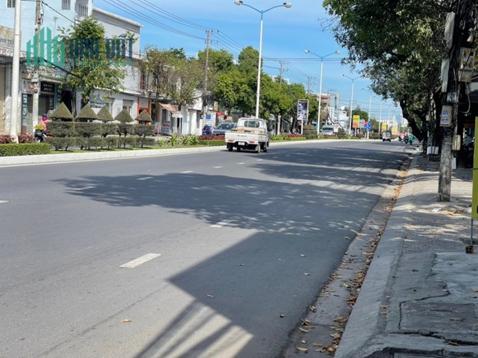Bán nhà mặt đường 23/10 Vĩnh Hiệp, Nha Trang