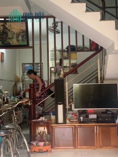 Cho thuê nhà đẹp HXH ngay chợ Tân Hương 4 x 12- 3T BTCT chỉ 11 triệu TL CC