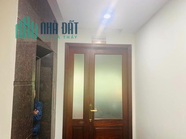 BÁN GẤP TÒA NHÀ VP HỒ TÙNG MẬU CẦU GIẤY, 5 TẦNG THANG MÁY,  ÔTÔ TRÁNH, SÁT PHỐ GIÁ NHỈNH 15TỶ