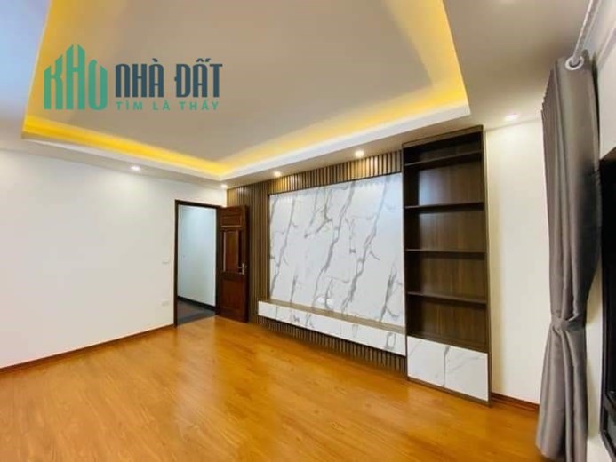 Bán nhà Tôn Đức Thắng,,ngõ ba gác tránh xe máy,mặt tiền hoa hậu,50M ra mặt phố,36M x5 tầng,nhỉnh 4