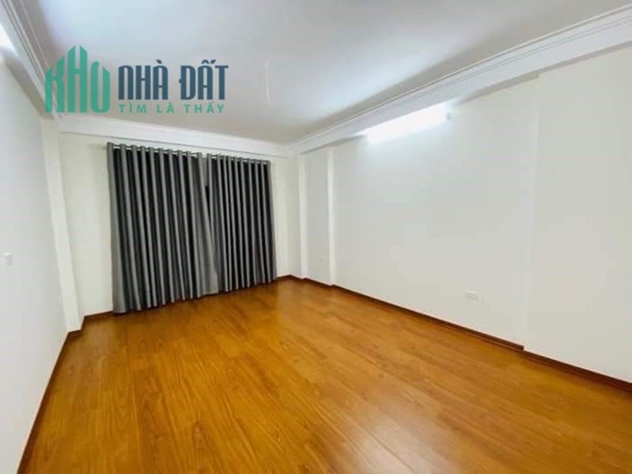Bán nhà Tôn Đức Thắng,,ngõ ba gác tránh xe máy,mặt tiền hoa hậu,50M ra mặt phố,36M x5 tầng,nhỉnh 4