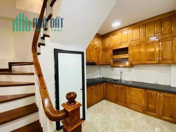 Bán nhà Tôn Đức Thắng,,ngõ ba gác tránh xe máy,mặt tiền hoa hậu,50M ra mặt phố,36M x5 tầng,nhỉnh 4