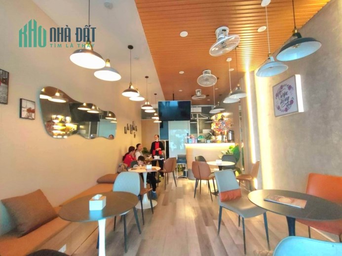 Nhà mặt Phố Ngô Gia Tự, Dt 90m, nhà 4 tầng, Mt4m, giá hơn 10 tỷ.
