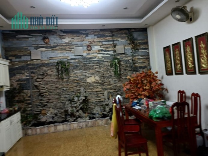 Giá SỐC! Chỉ 80tr/m2 có Nhà 4 tầng Nguyễn Văn Cừ, ngõ ô tô, 85m2, MT 5.4m, nhỉnh 6 tỷ.