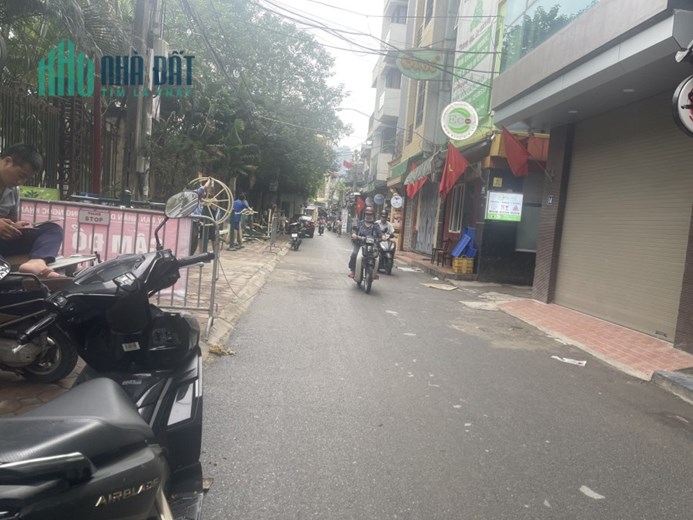 CẦN KHÁCH THUÊ TOÀN BỘ NHÀ ĐÀO TẤN, BA ĐÌNH, CHDV - 7 PHÒNG