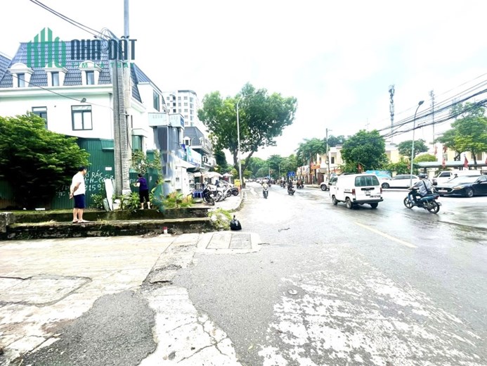 Bán nhà ĐẠI MỖ 120m2, MT12.5m, lô góc chia 3 cực đẹp, giá Đầu tư