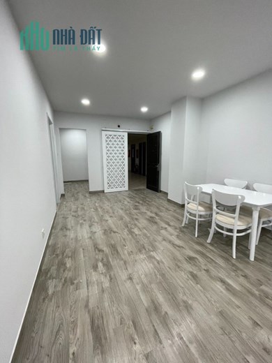 Bán căn hộ 3pn 90m2,mặt tiền Hậu Giang Quận 6,nhà mới,đã có sổ,CC ngay,giá 2.7 tỷ,Lh 0907753508