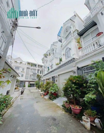 Bán nhà đẹp 4 tầng 6.4x14m, giá chỉ 6.5 tỷ, đường Huỳnh Tấn Phát