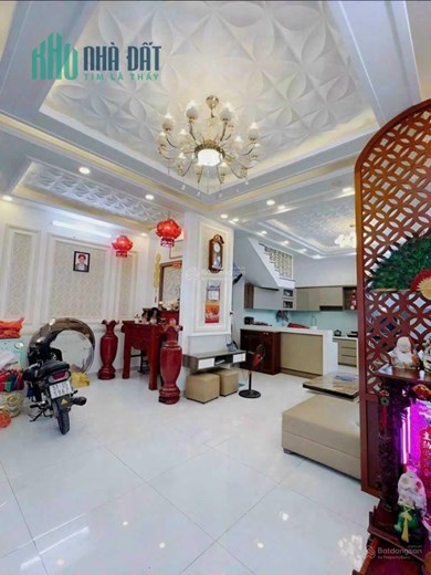 Bán nhà đẹp 4 tầng 6.4x14m, giá chỉ 6.5 tỷ, đường Huỳnh Tấn Phát