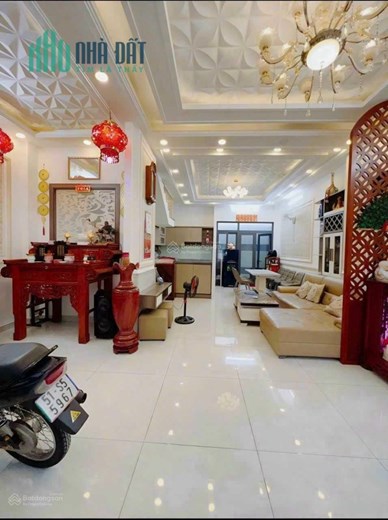 Bán nhà đẹp 4 tầng 6.4x14m, giá chỉ 6.5 tỷ, đường Huỳnh Tấn Phát
