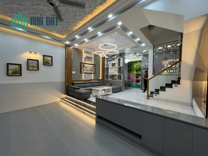 Nhà phố Huỳnh Tấn Phát, 6.5x13m, 4 tầng, giá 8.25 tỷ