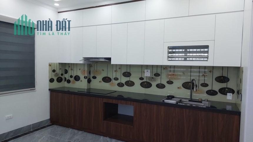 ÂU CƠ - GARA Ô TÔ TRÁNH, THANG MÁY XỊN, DOANH THU >800 TRIỆU 9.2 TỶ