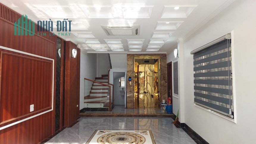 ÂU CƠ - GARA 7 CHỖ, THANG MÁY XỊN, DOANH THU >800 TRIỆU 9.2 TỶ