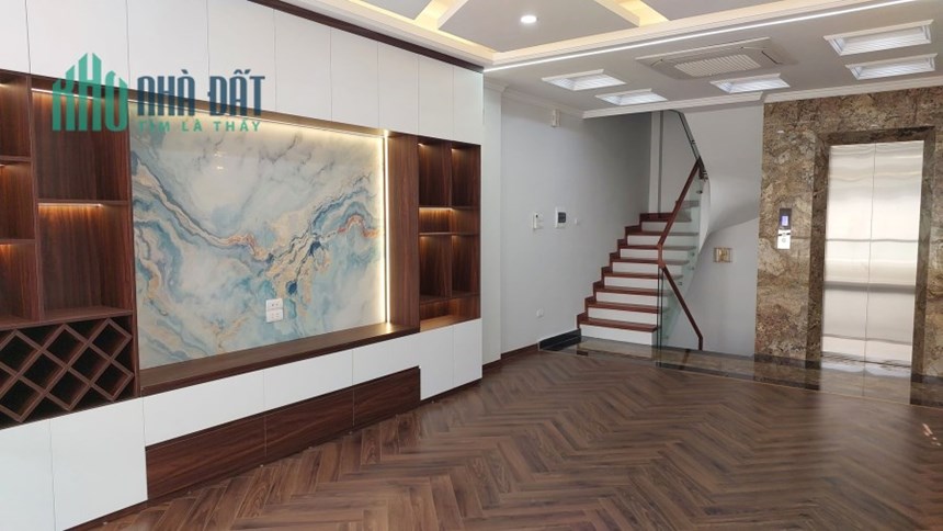 ÂU CƠ - GARA Ô TÔ, THANG MÁY XỊN, DOANH THU 800 TRIỆU 9.1 TỶ