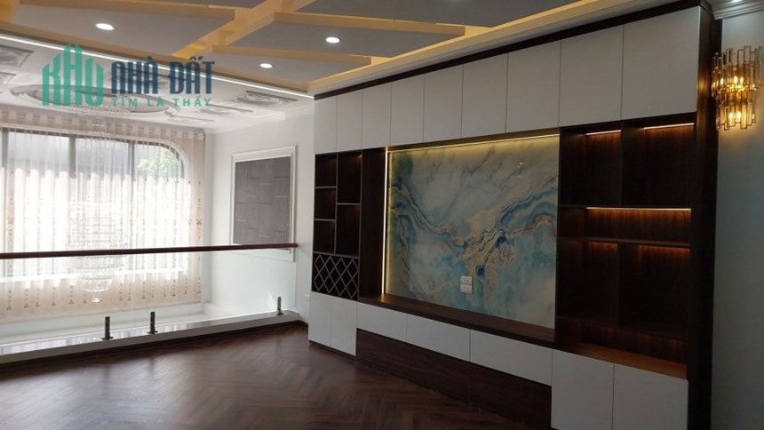 NGHI TÀM - GARA Ô TÔ TRÁNH, THANG MÁY NHẬP, DOANH THU >800 TRIỆU 9.1 TỶ