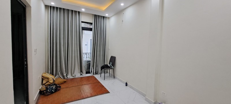 Bán nhà lô góc Trường Chinh 30m2 x 3 tầng, gần phố, oto đỗ cửa, ngõ nông, 4.2 tỷ