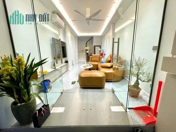 😄PHƯƠNG MAI ĐỐNG ĐA 31m,5T, 5,5 tỷ. NHÀ MỚI - NGÕ THÔNG - GẦN HỒ - TẶNG FULl NỘI THẤT