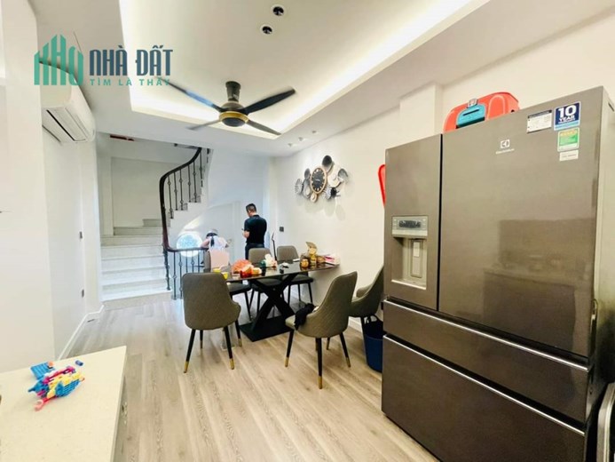 😄PHƯƠNG MAI ĐỐNG ĐA 31m,5T, 5,5 tỷ. NHÀ MỚI - NGÕ THÔNG - GẦN HỒ - TẶNG FULl NỘI THẤT