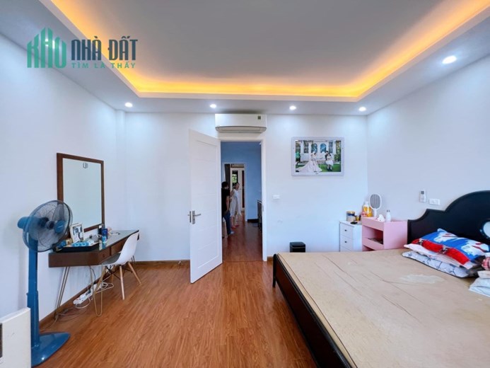 BÁN NHÀ XUÂN ĐỈNH , GẦN SÁT NGOẠI GIAO ĐOÀN , DÂN TRÍ CAO