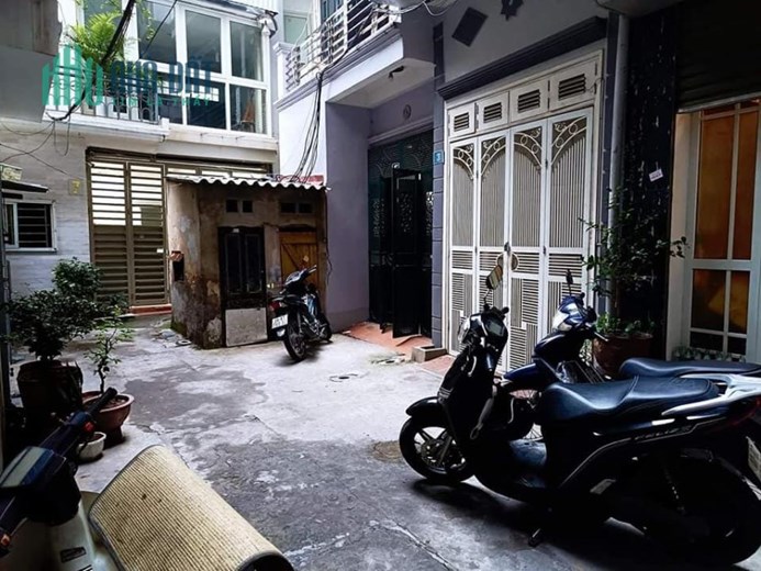 Bán nhà Ngọc Lâm, 55m, 5 tầng gần mặt phố, hơn 4 tỷ
