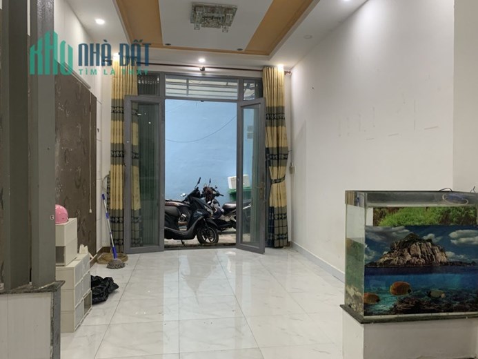 Nhà Quận 4 - 42m2 - 4Tầng, Sát Mặt Tiền, Mới ở ngay