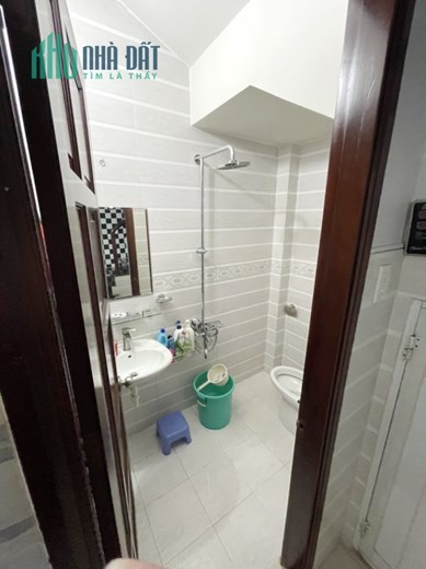 Nhà bán hẻm chợ Rach Ông P2Q8. Trệt,2 lầu,sân thượng. Giá 5,8 tỷ TL
