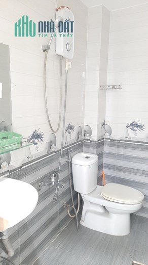 Nhà bán nở hậu hẻm Ba Đình P10 Q8. Trệt,2 lầu,sân thượng. Giá 2,9 tỷ bớt lộc