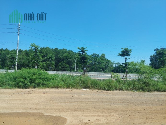 GIA ĐÌNH CẦN TIỀN BÁN GẤP 100M2 ĐẤT MẶT ĐƯỜNG KHU TDC BÌNH YÊN SÁT VÁCH KHU CNC HÒA LẠC