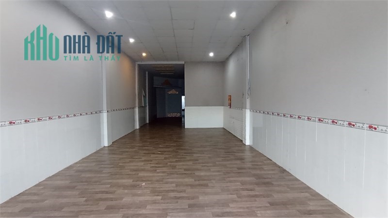 Cho thuê mặt bằng đẹp cạnh cổng KCN Đông Xuyên đường 30/4, TPVT