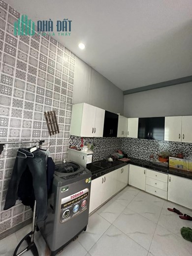 Bán nhà 2 tầng 2PN, 42m2, Tỉnh Lộ 10, Bình Trị Đông, Bình Tân, chỉ 2.6 tỷ TL