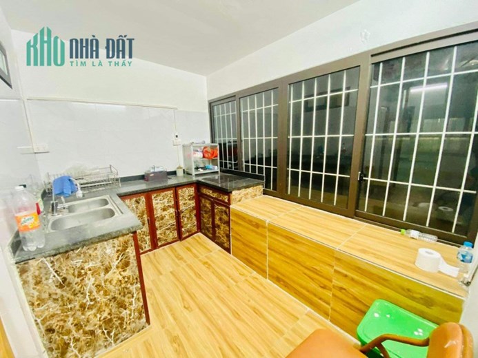 💥Siêu tập thể Đại học Luật, Nguyên Hồng 90m, 4PN, tiện ích tha hồ, chỉ 2.3 tỷ💥