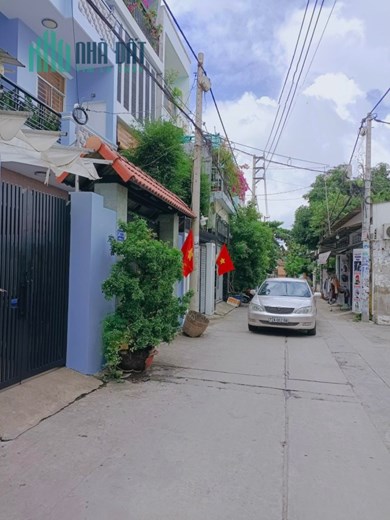 BÁN NHÀ 1 TRỆT 1 LẦU VỊ TRÍ ĐẸP NGAY SIÊU THỊ AEON MALL TÂN PHÚ