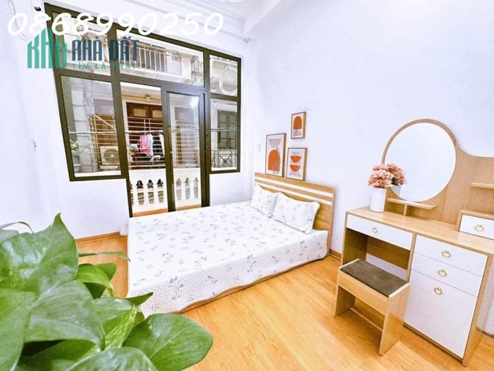CCMN Chùa Láng Gần ô tô, ngõ thông DT 65m x 7T Giá 10 tỷ (Thương Lượng)