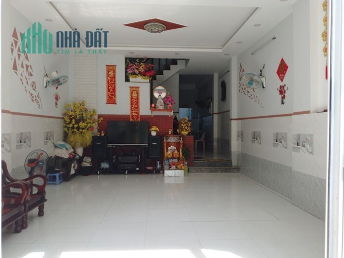 "Cực Hót, Nhà trung tâm Thị Trân Hóc Môn. 5 x 20, 100m2, 4 tầng 6pn chỉ 4.5 tỷ 0908233029