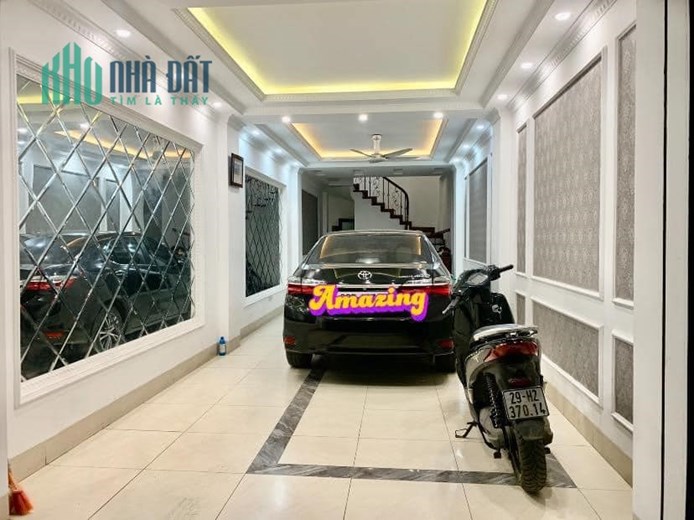 HẠ SỐC 1 TỶ _ NHÀ NGUYỄN SƠN ( LONG BIÊN)_THANG MÁY_GARA_MASSAGE_ V.I.P HÀNG KHÔNG