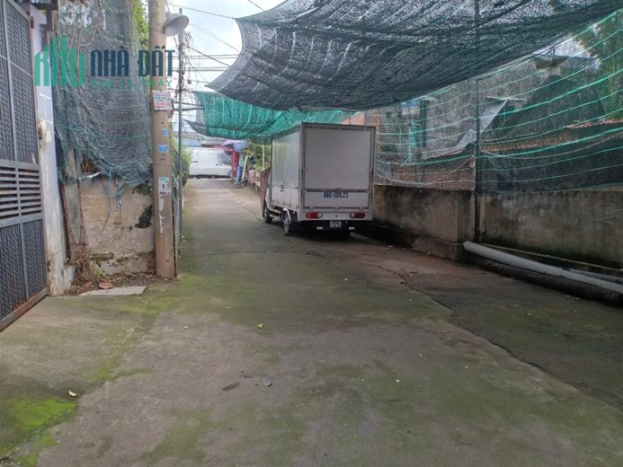 Bán gấp nhà Nguyễn Văn Tăng, Long Thạnh Mỹ Thủ Đức, 109m2, giá chỉ hơn 3 tỷ.