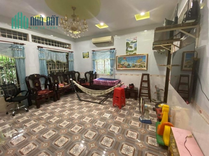 Bán gấp nhà Nguyễn Văn Tăng, Long Thạnh Mỹ Thủ Đức, 109m2, giá chỉ hơn 3 tỷ.