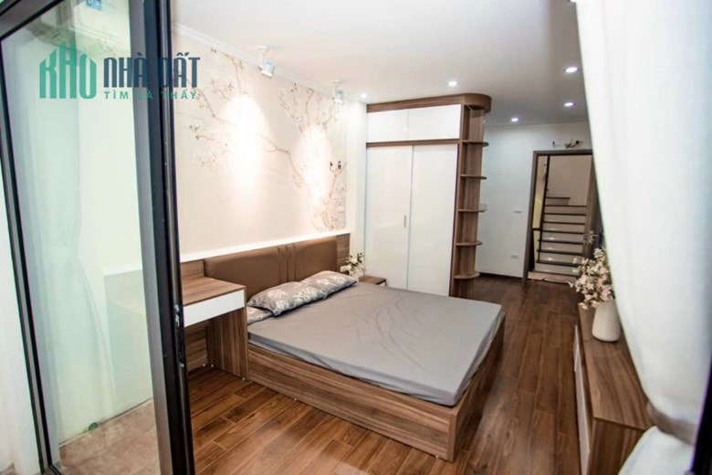 Bán nhà phân lô Xã Đàn, 45m2 x 5Tầng, giá 5tỷ2, chủ tặng full nội thất,cách phố 30m