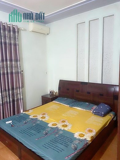 Bán nhà ngõ 230 Miếu Hai Xã 3 tầng có 3 ngủ ngõ nông GIÁ 2.55 tỉ sân cổng riêng