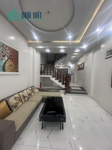 Bán nhà 5 Tầng Văn Cao Diện tích 80M full đồ có hợp đồng cho thuê 20 tr