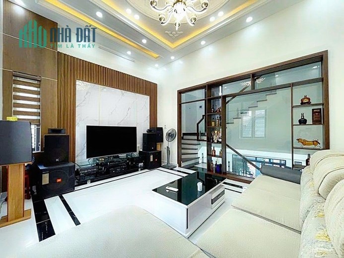 Bán nhà phố Văn Cao 4 tầng độc lập - đường 10m GIÁ 6 tỉ cực đẹp