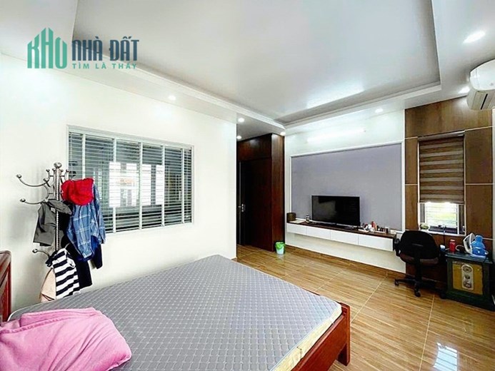 Bán nhà phố Văn Cao 4 tầng độc lập - đường 10m GIÁ 6 tỉ cực đẹp