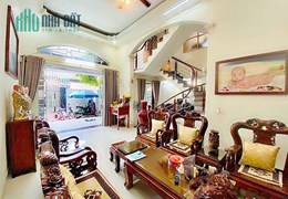 Bán nhà diện tích 90m 3 tầng sân cổng riêng GIÁ 4.3 tỉ phố Lạch Tray ngõ cực nông