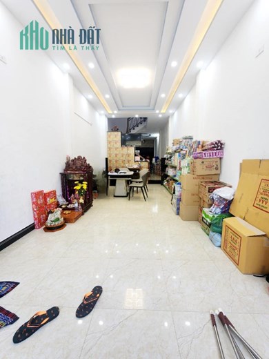 Bán Nhà Mặt Tiền Nguyễn Hoàng, P Đống Đa, Quy Nhơn , 56m2 , 3 Mê , Giá 3 Tỷ 990 Tr