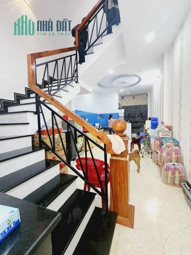 Bán Nhà Mặt Tiền Nguyễn Hoàng, P Đống Đa, Quy Nhơn , 56m2 , 3 Mê , Giá 3 Tỷ 990 Tr