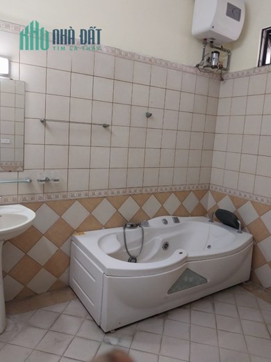 Cho thuê nhà 5 tầng ngõ  Thái Hà Đống Đa 50m2 6 ngủ 4WC