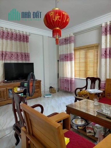 NHÀ PHỐ THÀNH CÔNG 3 PHÚT RA HỒ 2 PHÚT RA CHỢ  4TY3