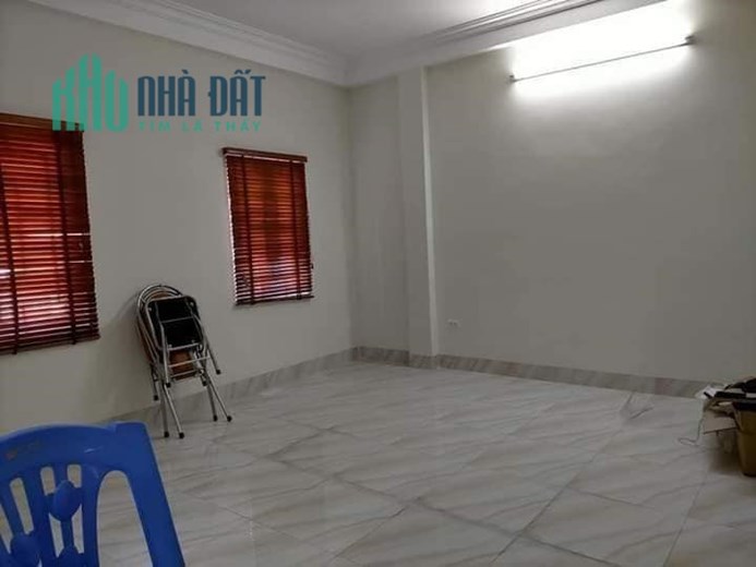 NHÀ PHỐ THÀNH CÔNG 3 PHÚT RA HỒ 2 PHÚT RA CHỢ  4TY3