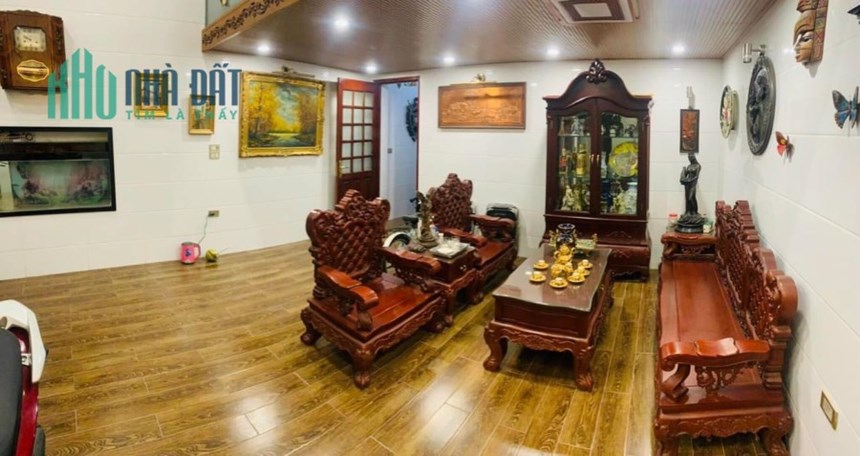VÍP -HOÀNG CẦU - NHÀ ĐẸP - PHÂN LÔ - Ô TÔ -DT 42M ,MT 5M  -GIÁ NHỈNH 8TỶ