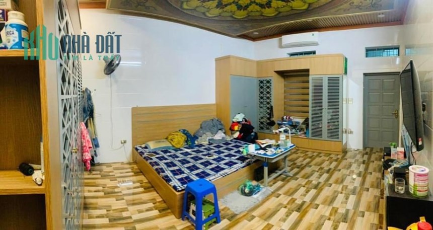 VÍP -HOÀNG CẦU - NHÀ ĐẸP - PHÂN LÔ - Ô TÔ -DT 42M ,MT 5M  -GIÁ NHỈNH 8TỶ